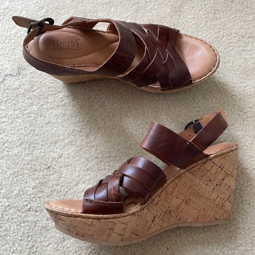 Born wedges. Size 9.
